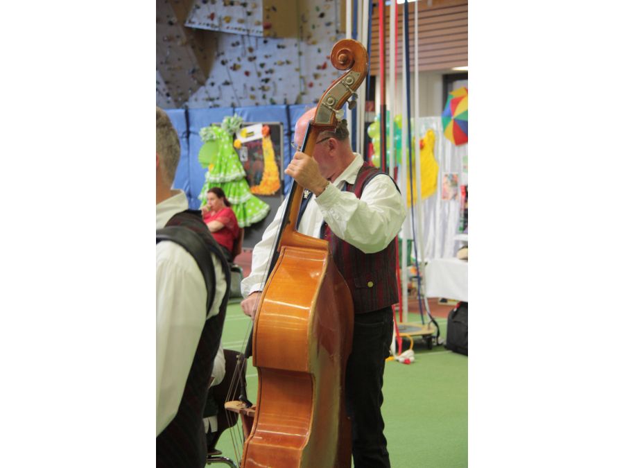 Impressionen beim Tanz aller Kulturen (Foto: © Bildungs- und Integrationszentrum, Kreis Paderborn, Johanna Leifeld)